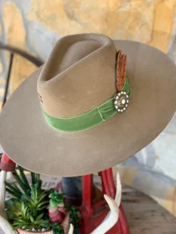 Charlie 1 Horse - Hippie